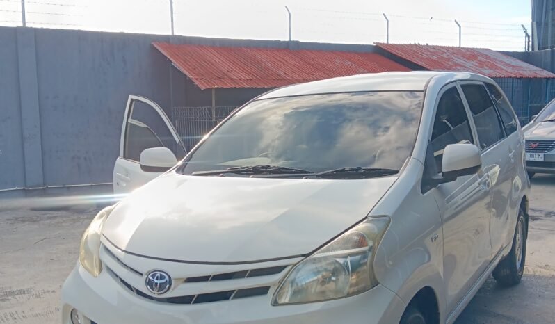 
								TOYOTA AVANZA 1.3 E MANUAL 2014 full									