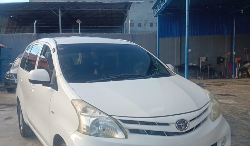 
								TOYOTA AVANZA 1.3 E MANUAL 2014 full									