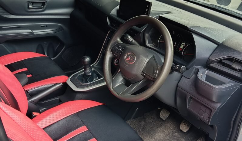
								DAIHATSU XENIA 1.3 R MANUAL 2022 full									