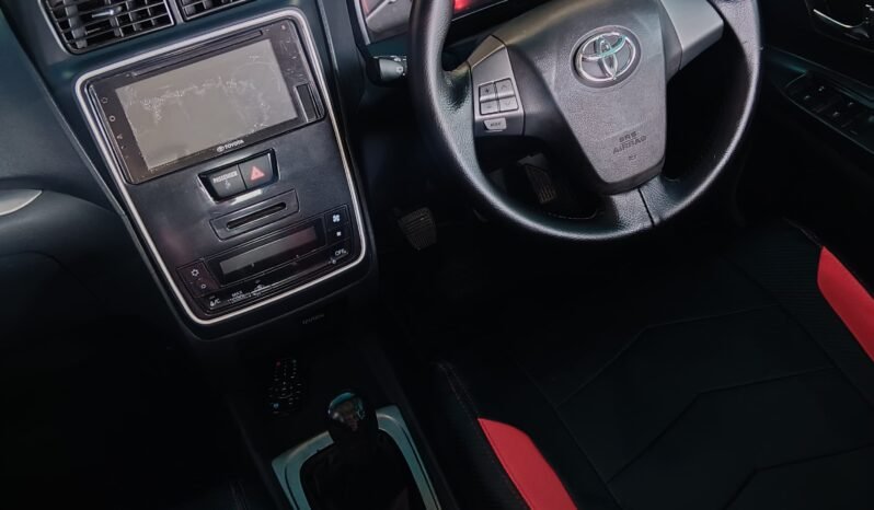 
								TOYOTA AVANZA VELOZ 1.3 MANUAL full									