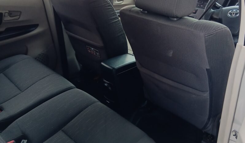 
								TOYOTA AVANZA E 1.3 MANUAL 2019 full									