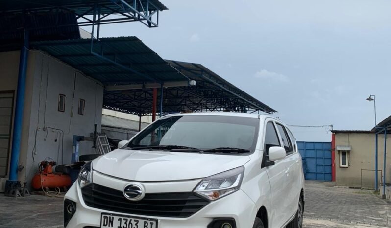 
								DAIHATSU SIGRA 1,0 M PUTIH 2025 full									